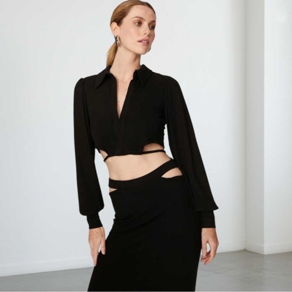 🖤 Chic Black Cutout Dress